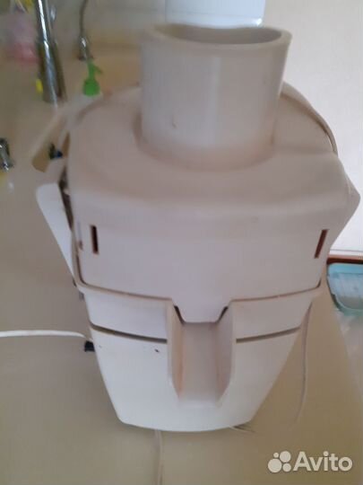 Соковыжималка центробежная