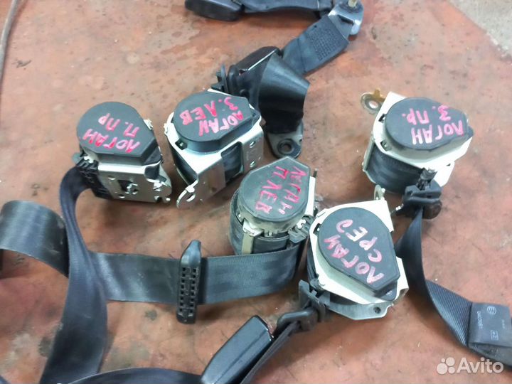 Рено Логан комплект ремней безопасности