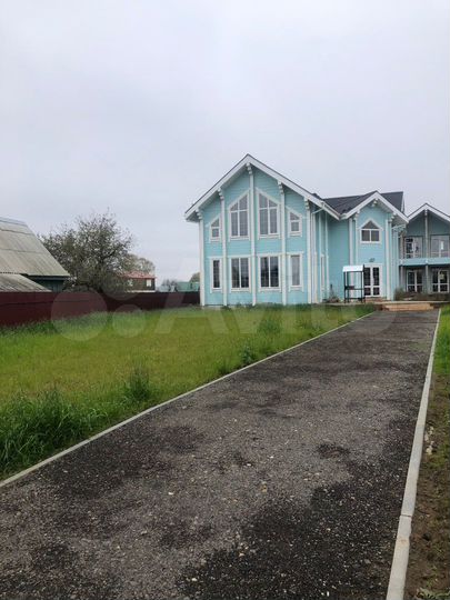 Дом 380 м² на участке 20 сот.