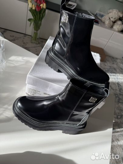 Ботинки Givenchy лаковые 36