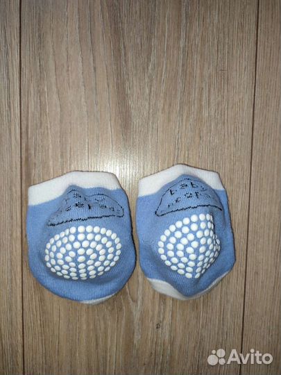 Шлем от падений, наколенники, вожжи