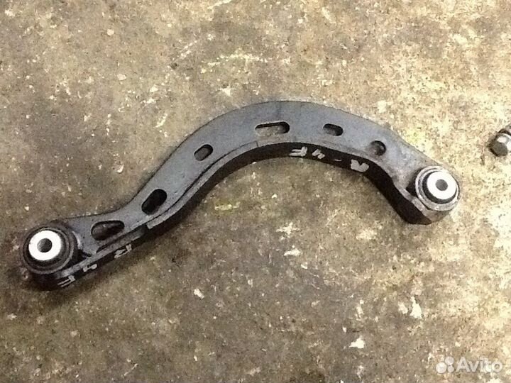 Рычаг задний подвески верхний на Ауди А6 С6 4F