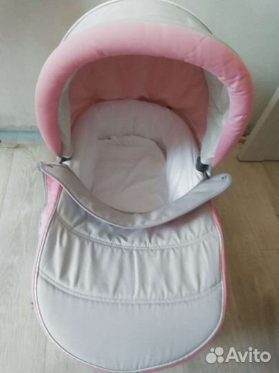 Коляска всесезонная