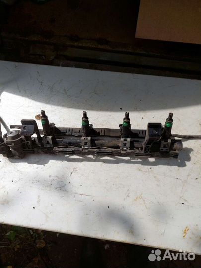 Топливная рампа Ford focus 2. 1.6л. 100л.с