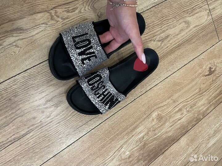 Женские шлепанцы Love Moschino 37 размер