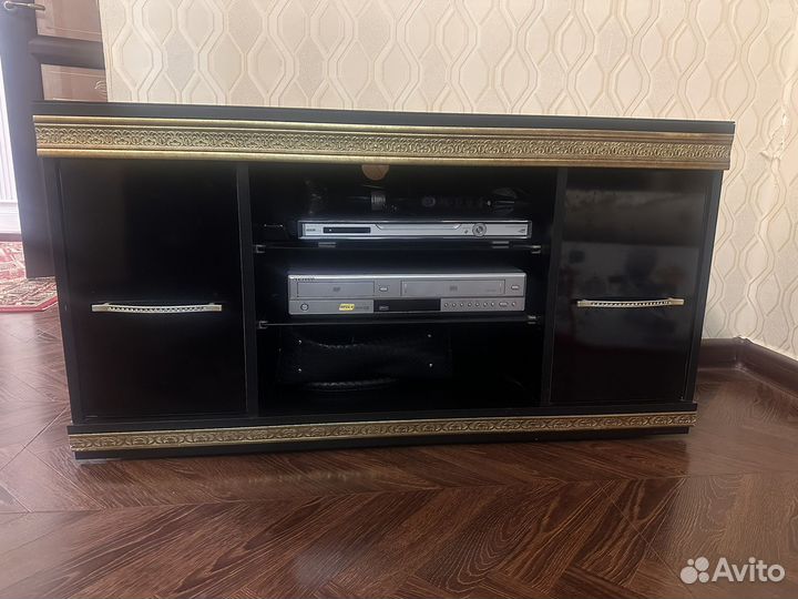 Тумба под телевизор