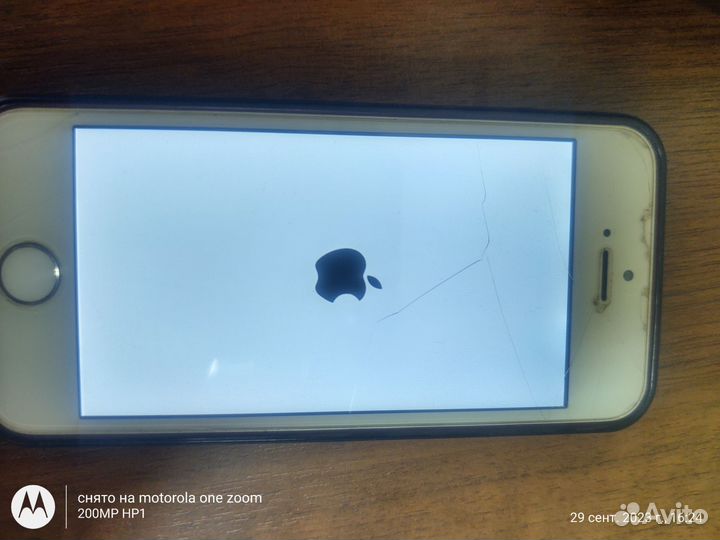 Телефон iPhone 5s