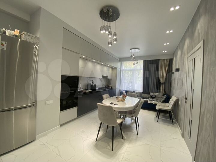 2-к. квартира, 70 м², 1/8 эт.