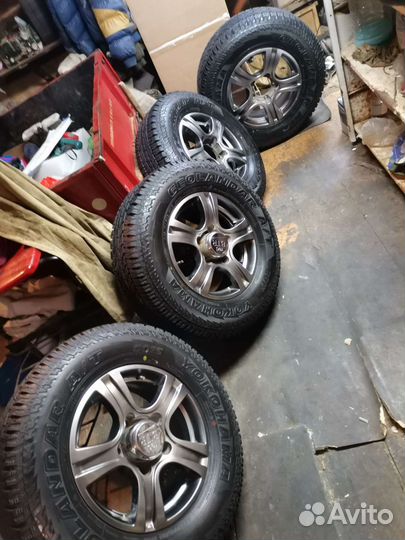 R16 Yokohama Geolandar A/T G015 245/70, PCD 5x139.7 DIA 110