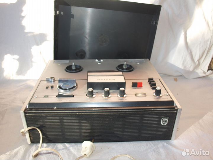 Катушечный магнитофон