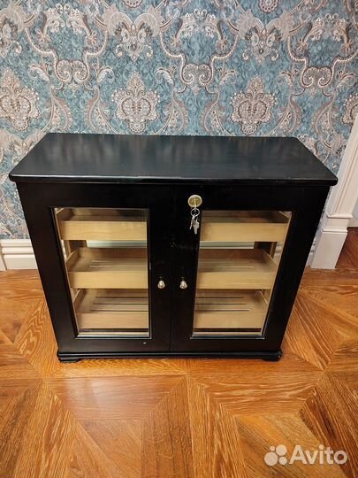 Сигарный шкаф хьюмидор humidor