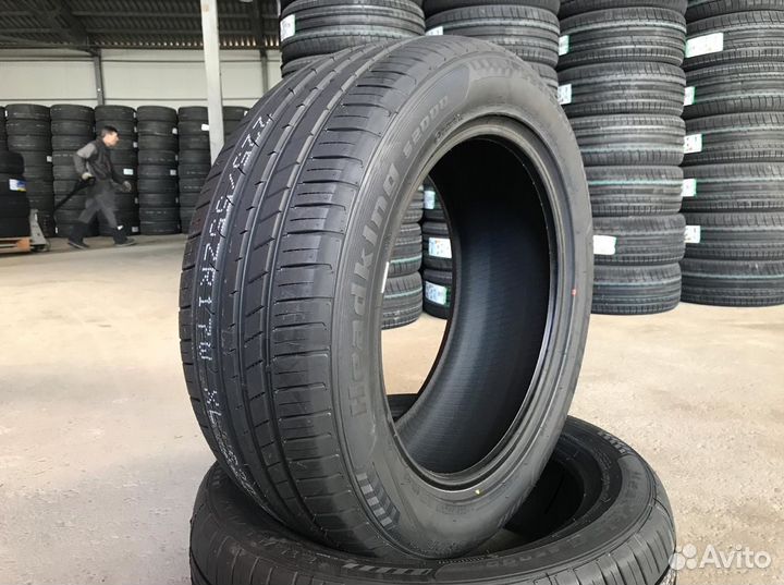 Habilead SportMax S2000 245/40 R20 100Y