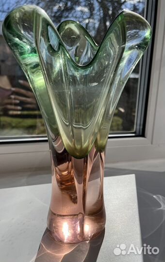Ваза винтаж СССР Гутное стекло
