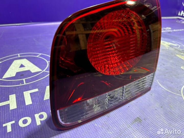 Фонарь в крышку багажника правый Volkswagen