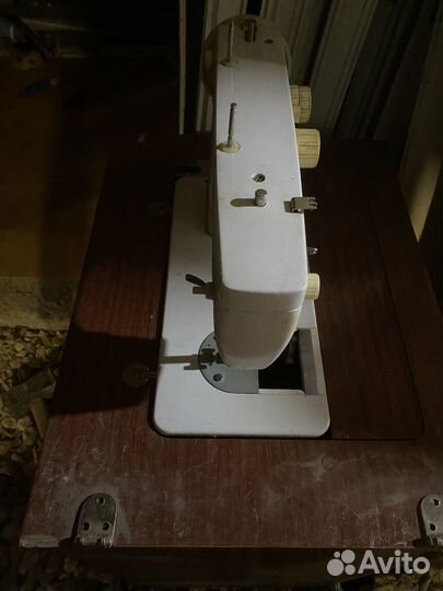 Швейная машина Чайка