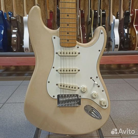 Электрогитара Fender Stratocaster Standard SSS Vin