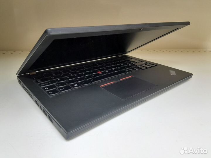 Ноутбук Lenovo / Core I7 / 8GB DDR4 / Intel