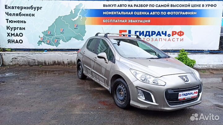 Дефлектор воздушный в торпедо центральный Peugeot