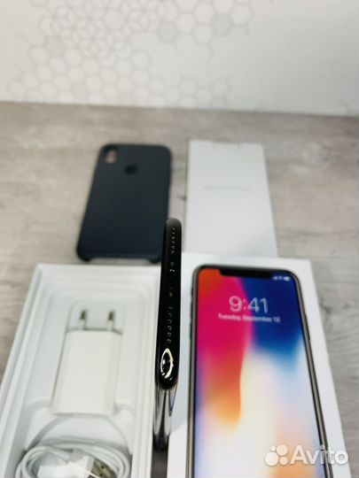 iPhone X, 64 ГБ