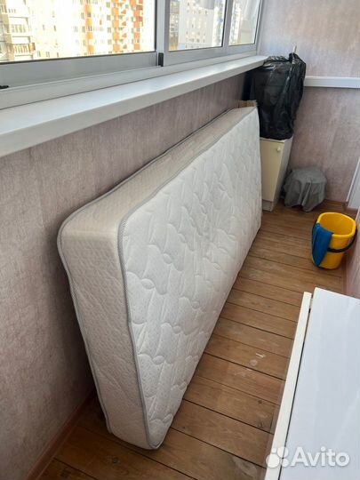 Кровать односпальная с матрасом