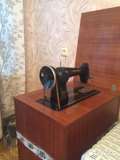 Швейная машина