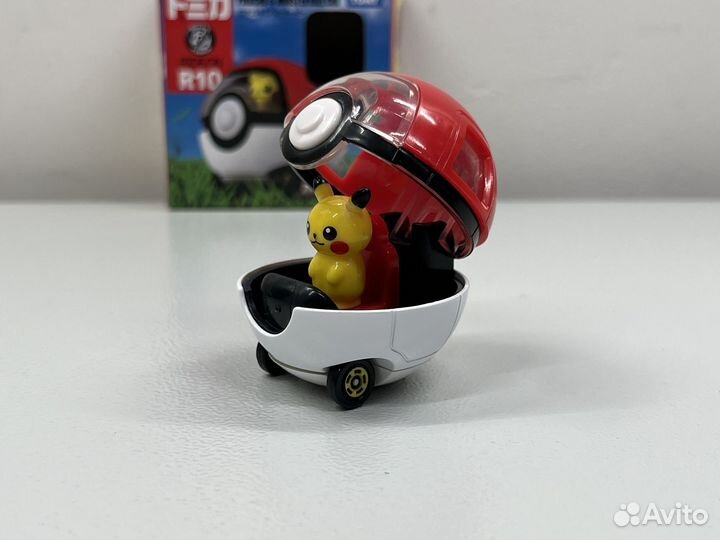 Takara tomy picachu monster ball car