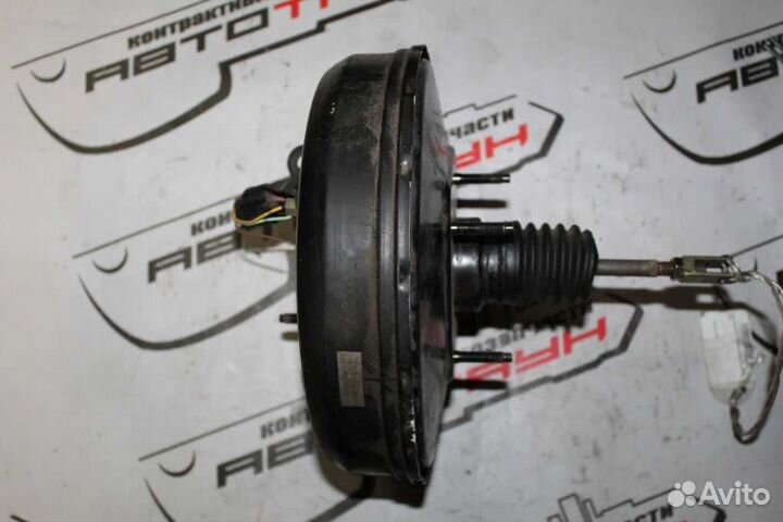 Вакуумник toyota noah voxy AZR60G AZR65G 4461028A1