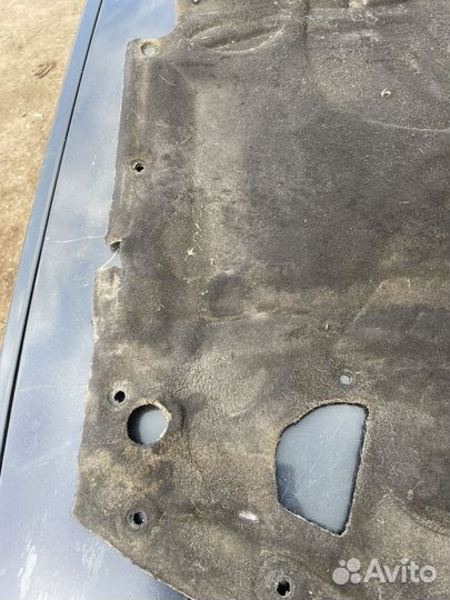Шумоизоляция капота VW Pointer 05 г.в 1.8 BSL