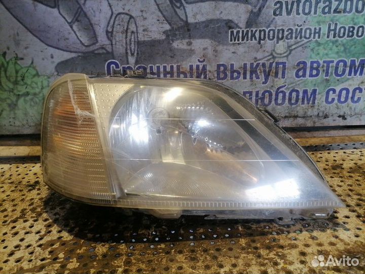 Фара правая Renault Logan