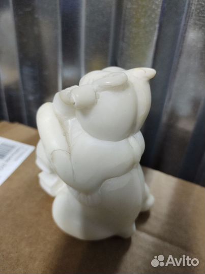 Медведь с контрабасом - мыльный камень