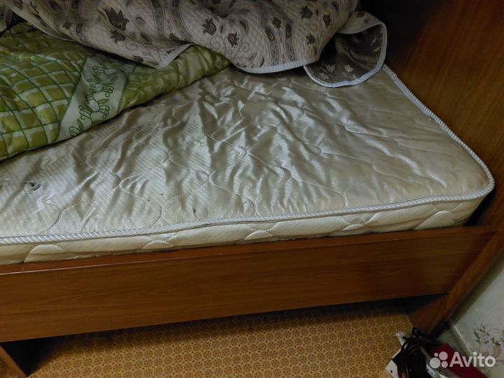 Кровать двухьярусная