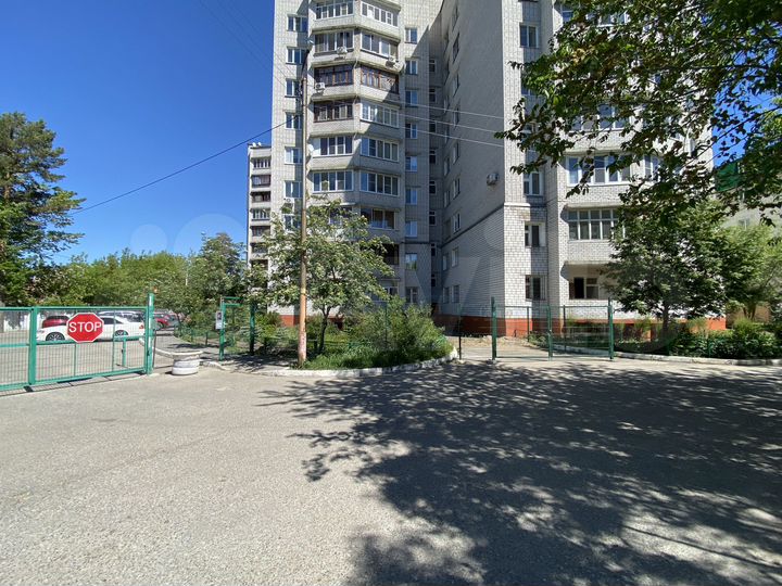 3-к. квартира, 133 м², 1/9 эт.