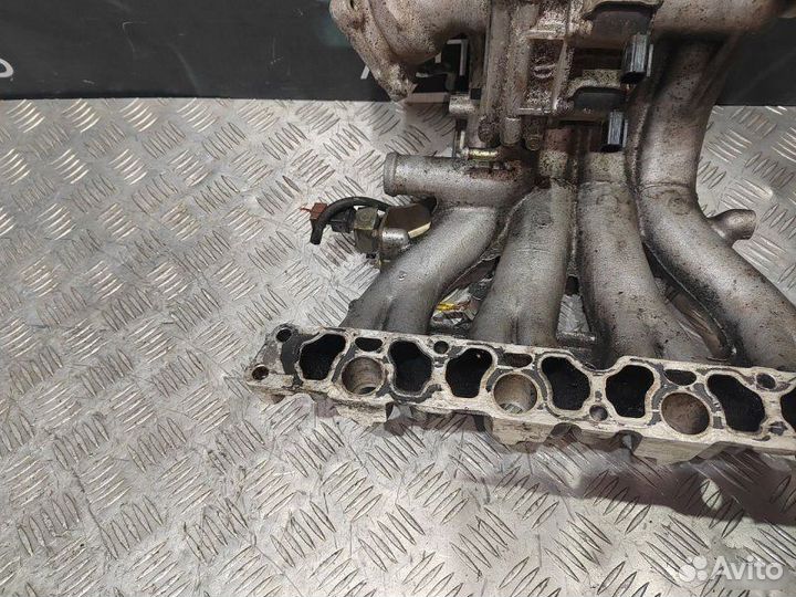 Впускной коллектор Mitsubishi Carisma 1.8