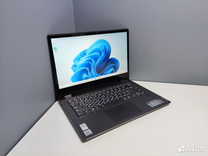 Сенсорный ноутбук Lenovo Ideapad i3 8/256