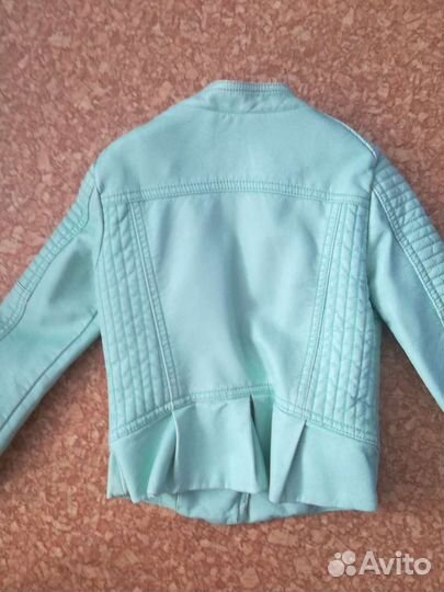 Кожаная куртка на девочку