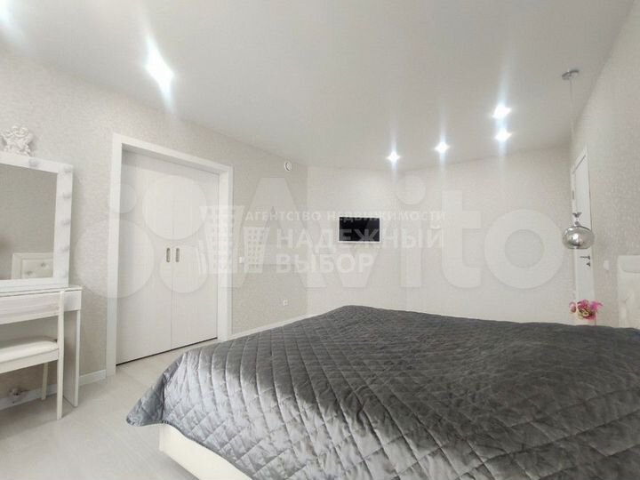 2-к. квартира, 83,7 м², 2/14 эт.