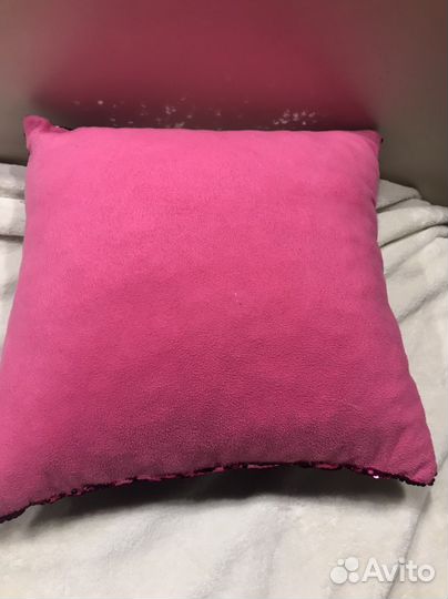 Подушка декоративная с пайетками