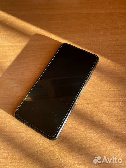 Телефон Honor 20 pro