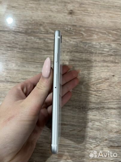 iPhone SE 2020 64 gb