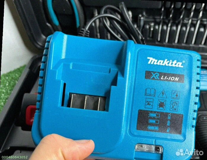 Шуруповерт Makita 26V с набором инструментов (Арт