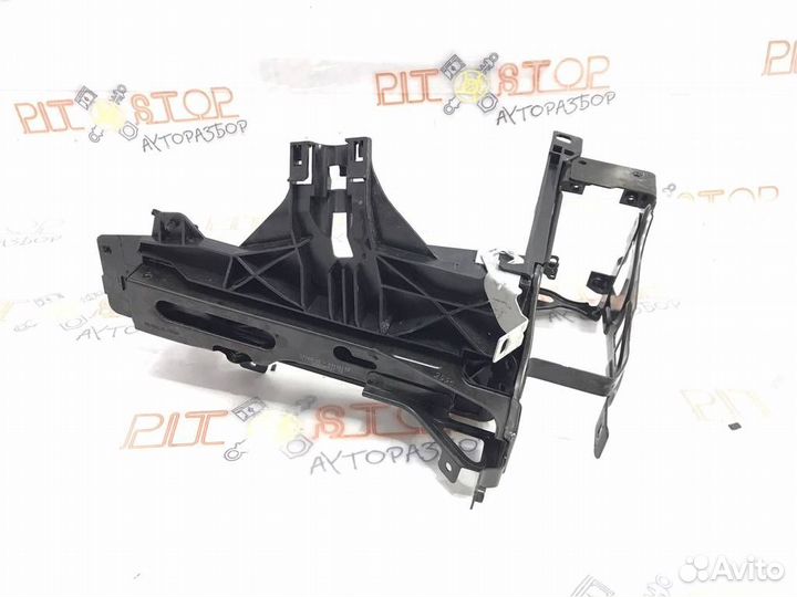 Кронштейн фары правый BMW 5-серия F10/F11 2009