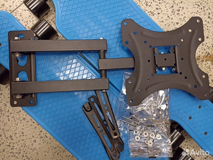 Наклонно-поворотный кронштейн