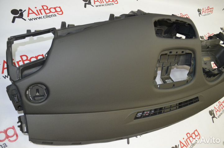 Торпедо панель приборов Renault Fluence