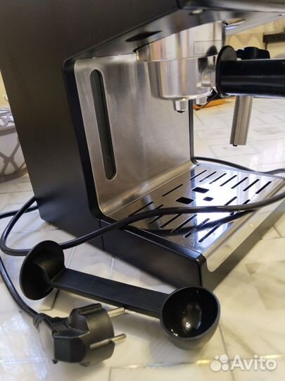 Кофеварка рожковая Delonghi