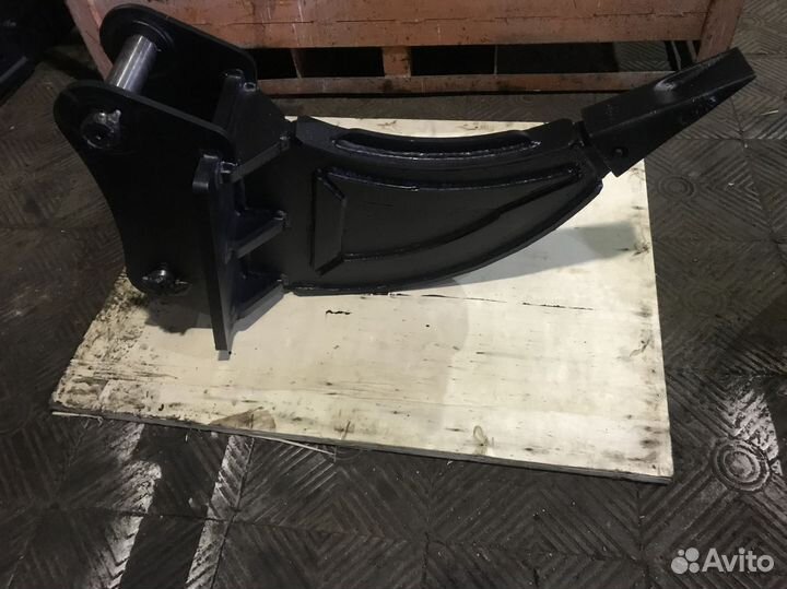 Клык- рыхлитель для экскаватора- погрузчика