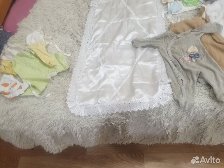 Детские вещи на выписку и не только