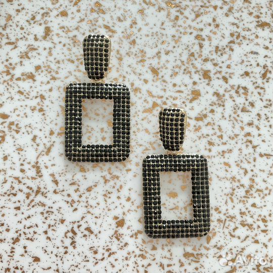 Серьги крупные стильные