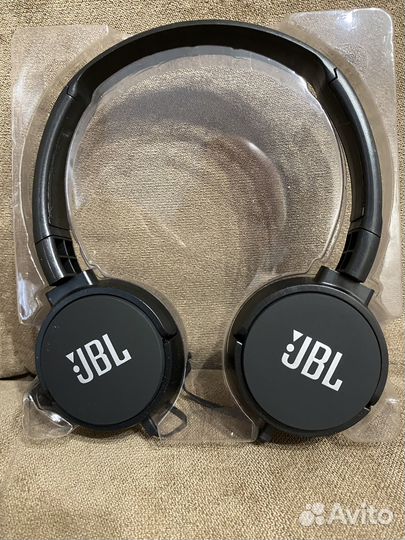 Наушники JBL