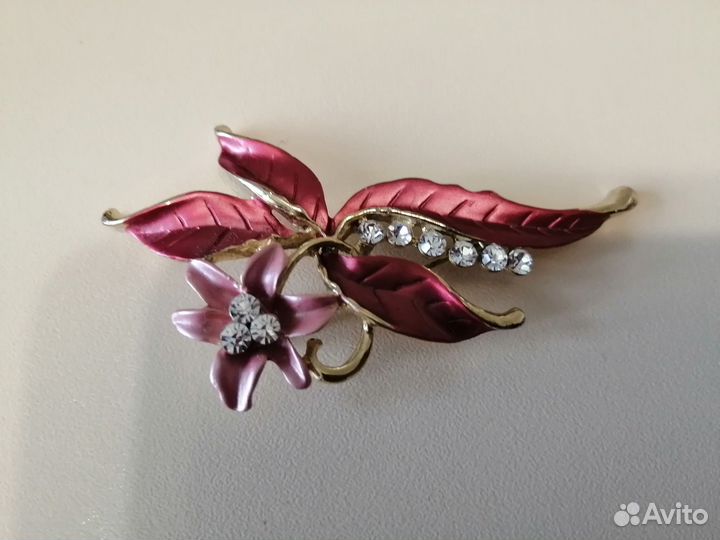 Ожерелье и брошь