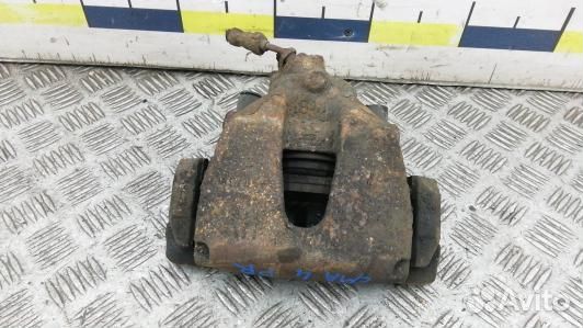 Суппорт тормозной передний правый ford focus 3 (CM